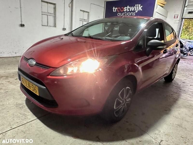 Culoarealte culori Utilizat 2010 Ford Fiesta Champions Edition | 2.550 EUR (Preț OK) - Imagine 1/4