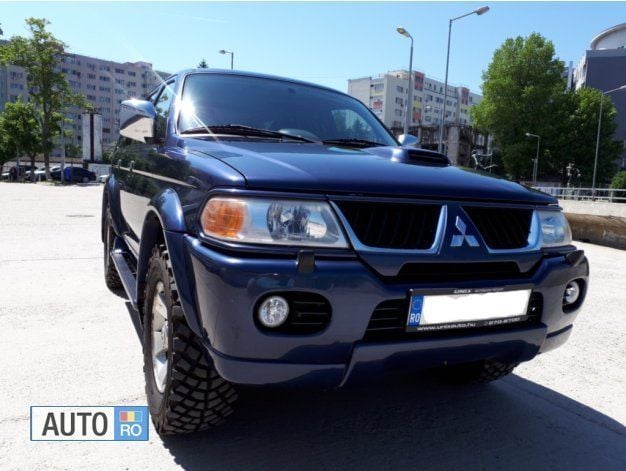 Second-hand Mitsubishi Pajero 2006 Albastru SUV
