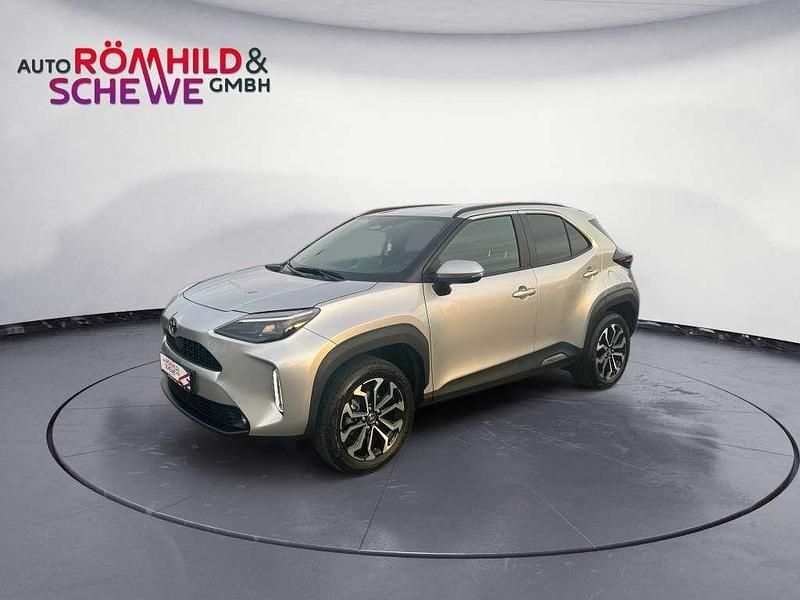 Utilizat 2024 Toyota Yaris Hybrid Team | 31.688 EUR (Preț bun) - Imagine 1/1