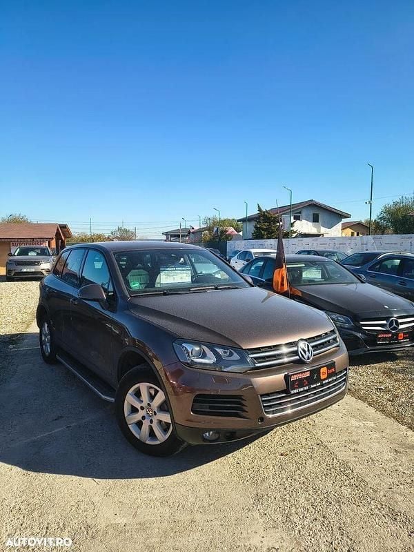 Culoaremaro Utilizat 2014 VW Touareg SUV | 14.990 EUR (Super Preț) - Imagine 1/4
