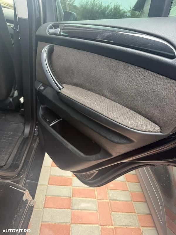 Culoarenegru Utilizat 2006 BMW X5 SUV | 2.500 EUR (Super Preț) - Imagine 1/4