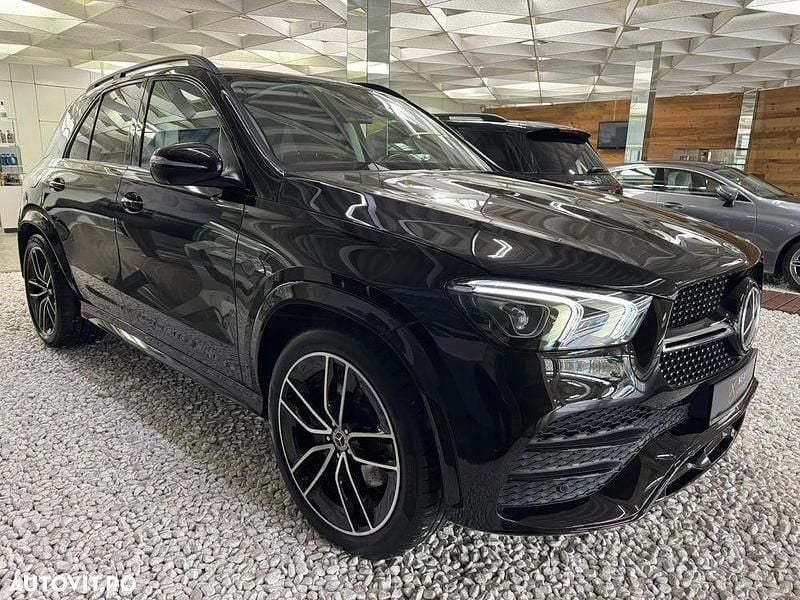 Second-hand Mercedes GLE300 AMG line 272 CP (200 kW) 2022 Culoarenegru SUV