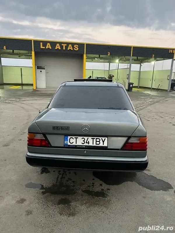 Utilizat 1988 Mercedes E200 Berlinǎ | 2.000 EUR - Imagine 1/4