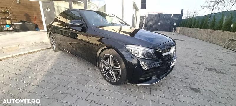 Culoarenegru Utilizat 2021 Mercedes C220 Berlinǎ | 29.000 EUR (Preț OK) - Imagine 1/4