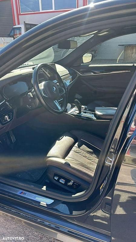 Gri Utilizat 2022 BMW 530e M Sport Hatchback | 40.000 EUR (Puțin scump) - Imagine 1/4