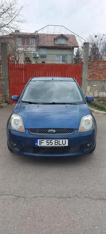 Utilizat 2009 Ford Fiesta Ghia Hatchback | 1.482 EUR (Super Preț) - Imagine 1/4