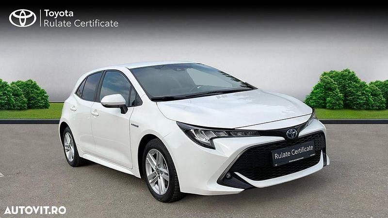 Second-hand Toyota Corolla 122 CP (89 kW) 2021 Culoarealb Hatchback