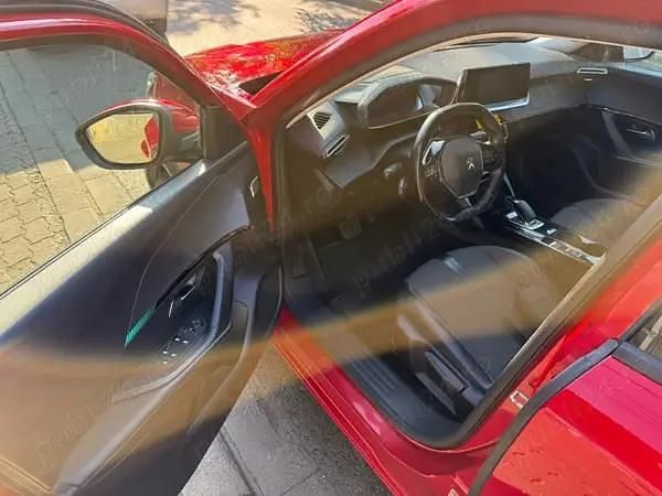 Second-hand Peugeot e-2008 Allure 100 kW (136 CP) 2021 Culoarerosu SUV