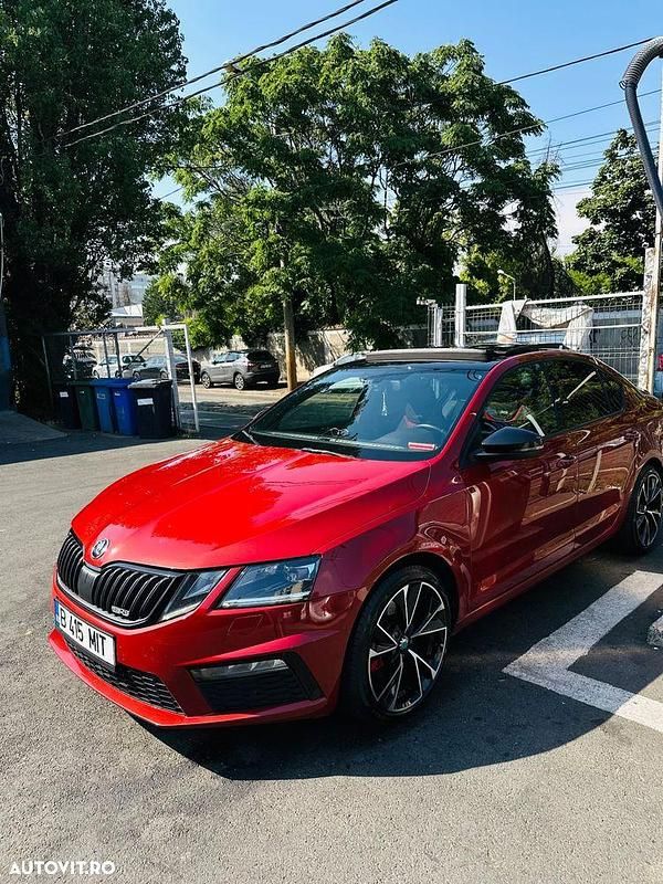 Culoarerosu Utilizat 2017 Skoda Octavia RS Hatchback | 17.900 EUR (Scump) - Imagine 1/4