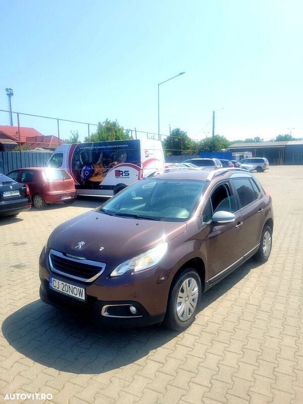 Maro Utilizat 2015 Peugeot 2008 SUV | 4.500 EUR (Super Preț) - Imagine 1/4