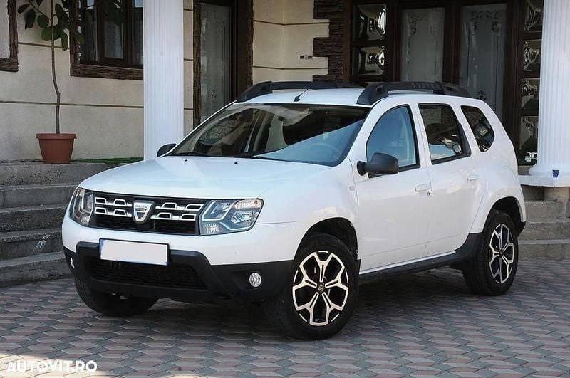 Alb Utilizat 2016 Dacia Duster Ambiance SUV | 9.300 EUR (Preț bun) - Imagine 1/4