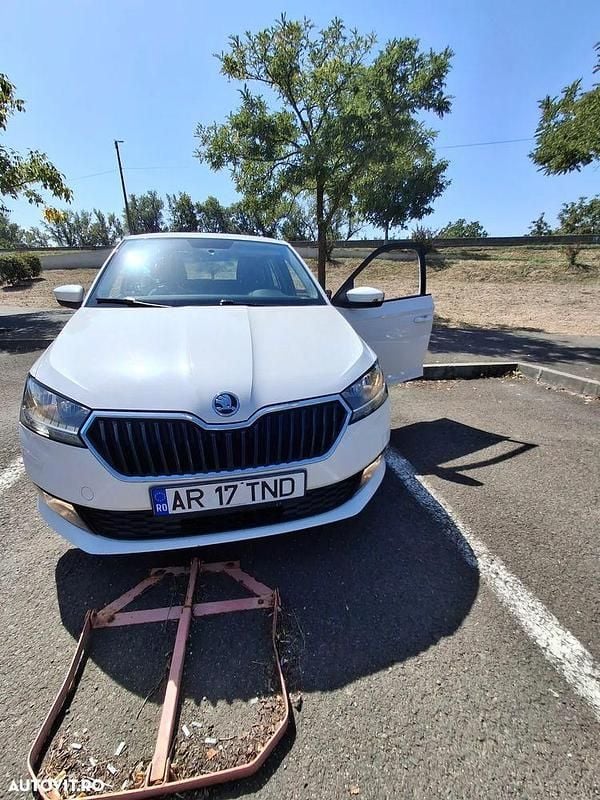 Culoarealb Utilizat 2021 Skoda Fabia Ambition Break | 7.500 EUR (Preț bun) - Imagine 1/4