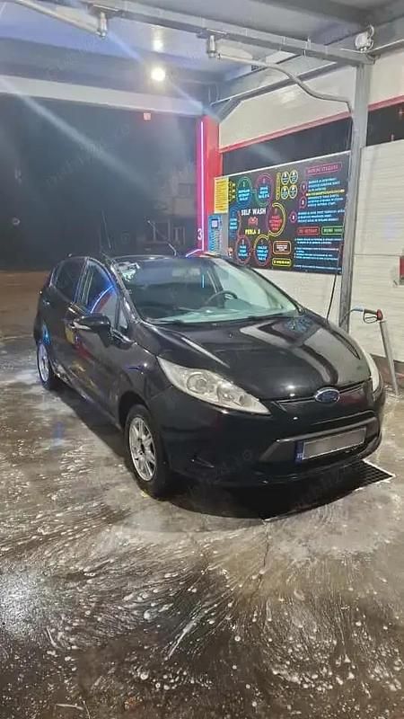 Utilizat 2011 Ford Fiesta Hatchback | 2.350 EUR (Preț bun) - Imagine 1/4