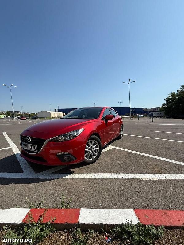 Culoarerosu Utilizat 2016 Mazda 3 Hatchback | 11.800 EUR (Preț OK) - Imagine 1/4