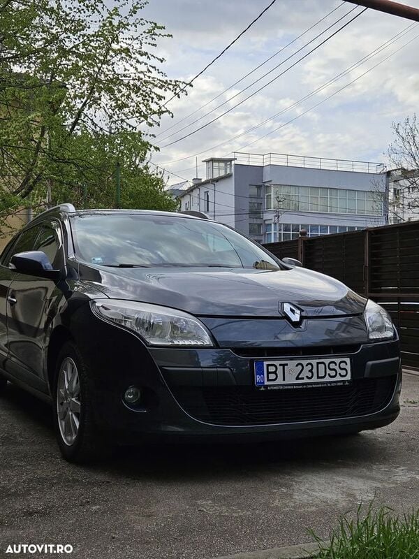Gri Utilizat 2010 Renault Mégane GrandTour Break | 4.800 EUR - Imagine 1/4
