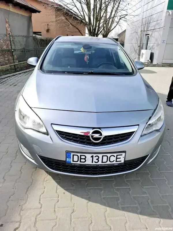 Utilizat 2011 Opel Astra Berlinǎ | 4.000 EUR - Imagine 1/4