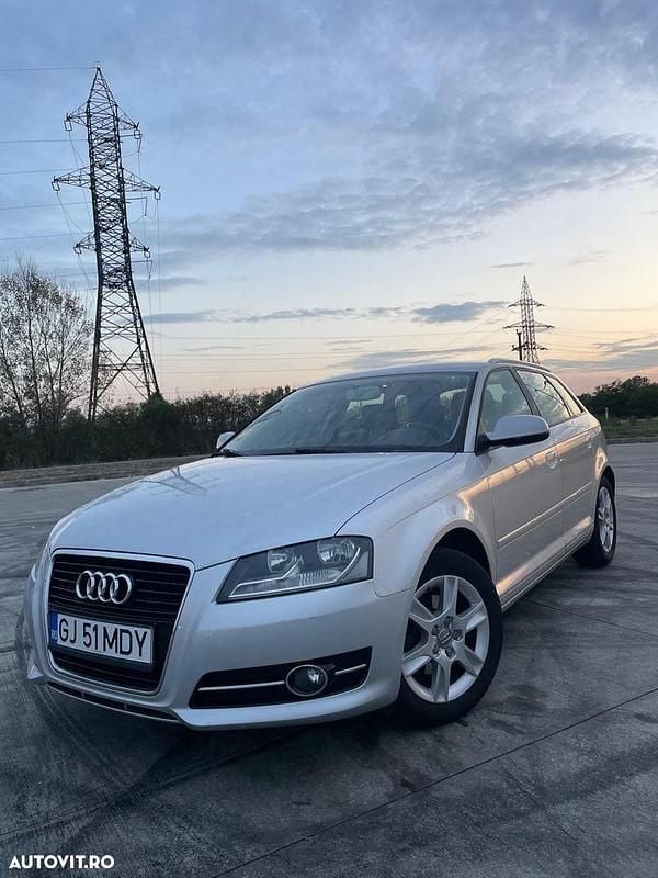 Culoareargint Utilizat 2012 Audi A3 Sportback Attraction Hatchback | 5.000 EUR - Imagine 1/4