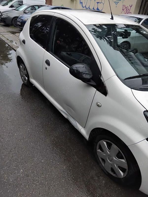 Second-hand Toyota Aygo 50 CP (36 kW) 2011 Hatchback