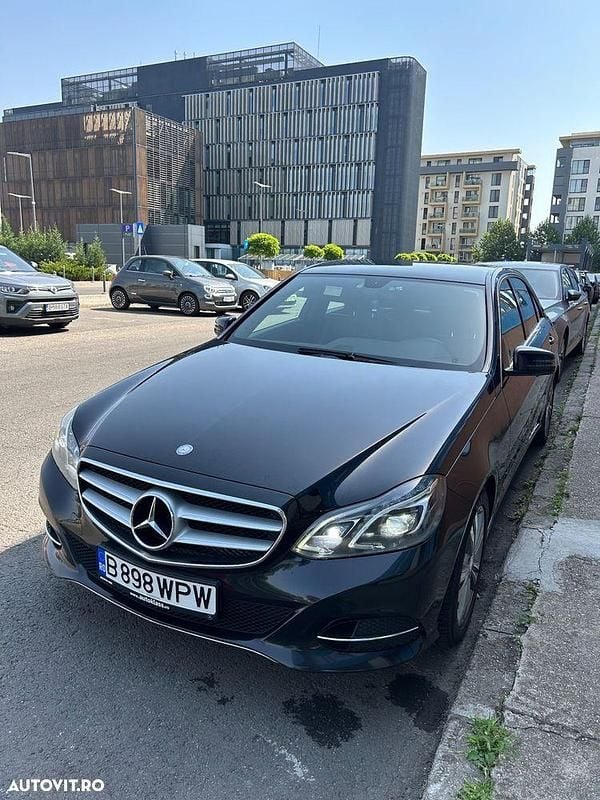 Negru Utilizat 2014 Mercedes E200 Avantgarde Berlinǎ | 13.800 EUR - Imagine 1/4