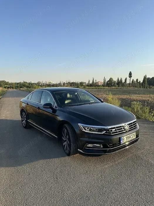 Gri Utilizat 2019 VW Passat Highline Berlinǎ | 22.500 EUR - Imagine 1/4