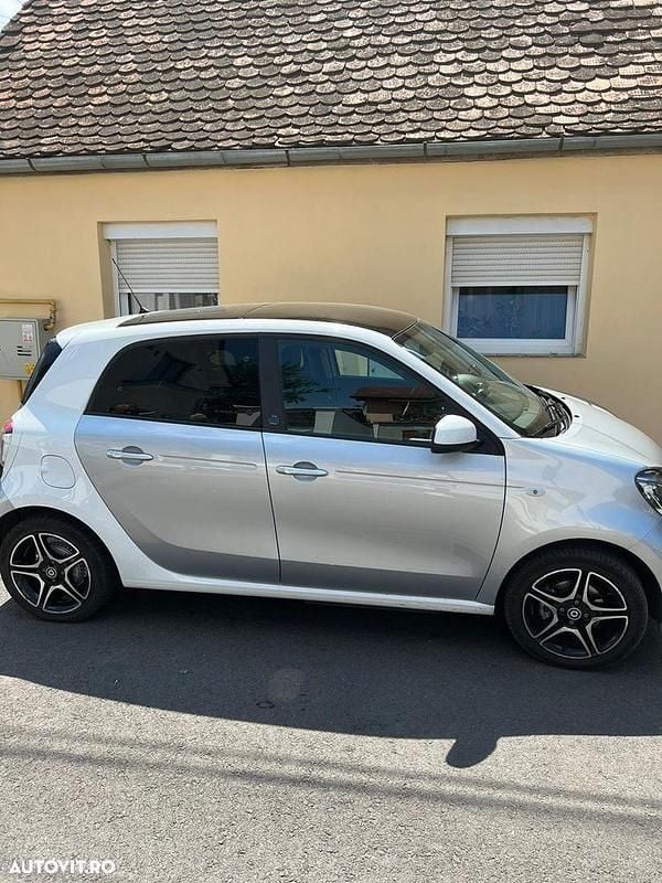 Second-hand Smart ForFour Electric Drive 60 kW (82 CP) 2021 Culoarealb