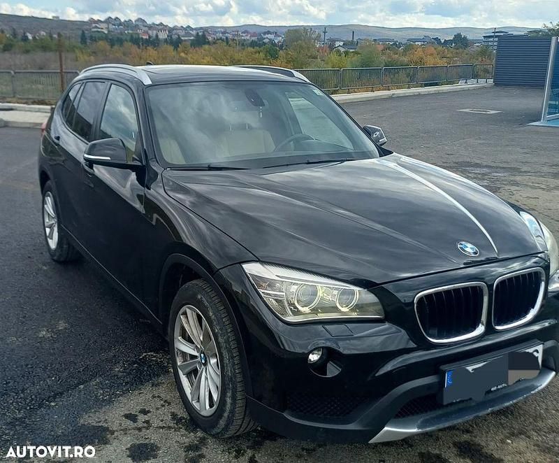 Culoarenegru Utilizat 2012 BMW X1 Sport Line SUV | 11.000 EUR (Preț OK) - Imagine 1/4
