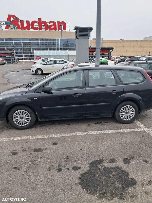 Second-hand Ford Focus Ambiente 109 CP (80 kW) 2006 Culoarenegru Break