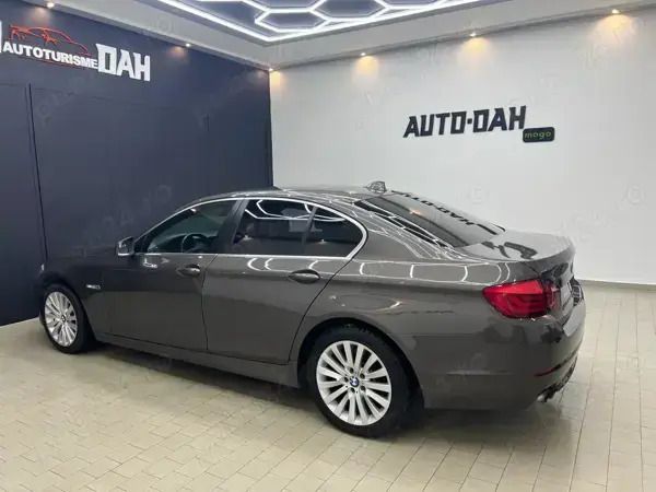 Second-hand BMW 520 184 CP (135 kW) 2011 Berlinǎ