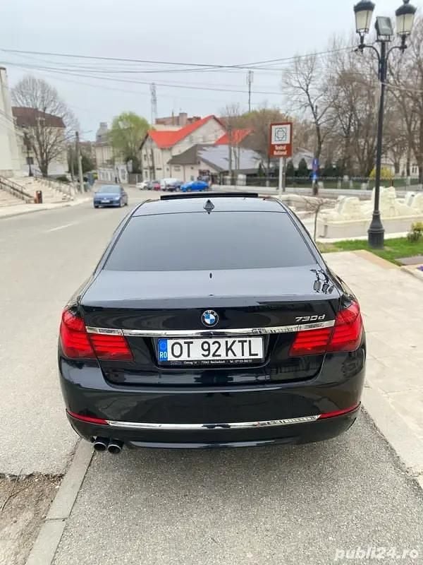 Second-hand BMW 730 258 CP (189 kW) 2015 Negru Berlinǎ