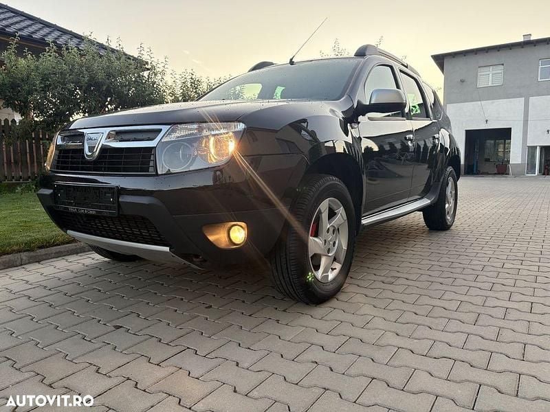 Negru Utilizat 2010 Dacia Duster Lauréate SUV | 5.999 EUR (Preț OK) - Imagine 1/4