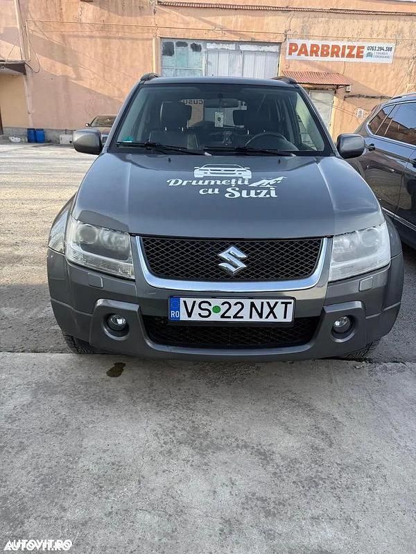Gri Utilizat 2006 Suzuki Grand Vitara SUV | 4.200 EUR (Preț OK) - Imagine 1/4