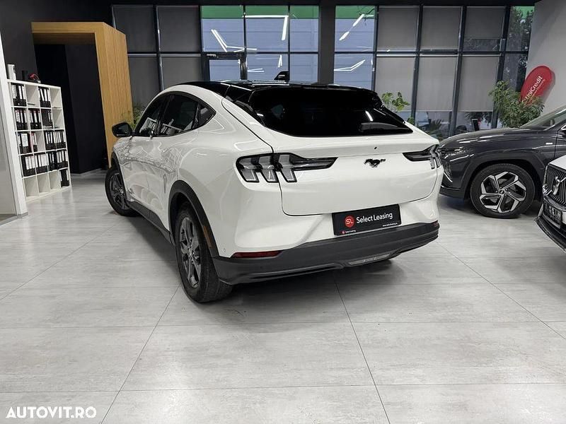 Second-hand Ford Mustang Mach-E 197 kW (269 CP) 2023 Culoarealb SUV