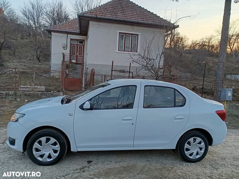 Second-hand Dacia Logan 90 CP (66 kW) 2014 Alb Berlinǎ