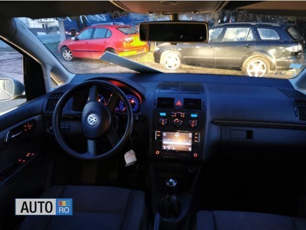 Argintiu metalizat Utilizat 2004 VW Touran Monovolum | 2.999 EUR (Preț OK) - Imagine 1/4