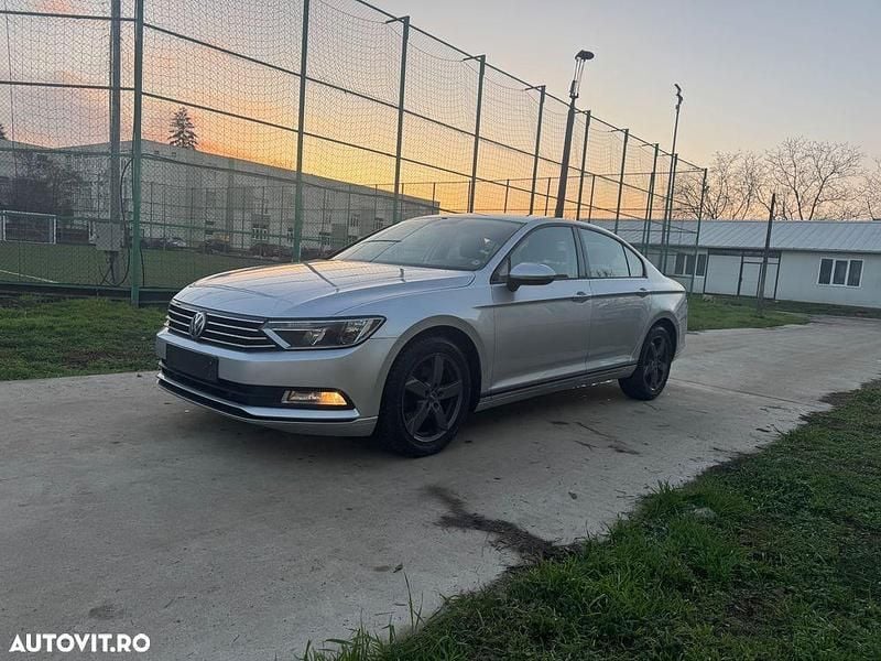 Culoareargint Second-hand 2016 VW Passat Comfortline Berlinǎ | 9.650 EUR (Preț bun) - Imagine 1/4
