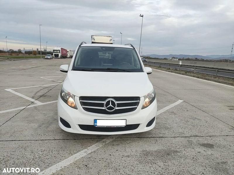 Culoarealb Utilizat 2014 Mercedes V250 Monovolum | 24.000 EUR - Imagine 1/4