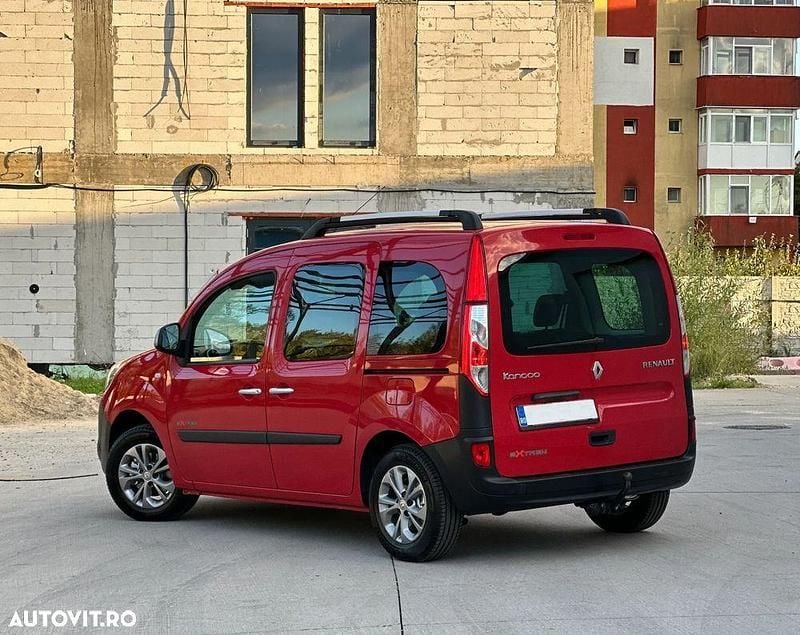 Second-hand Renault Kangoo Expression 115 CP (84 kW) 2014 Culoarerosu Hatchback