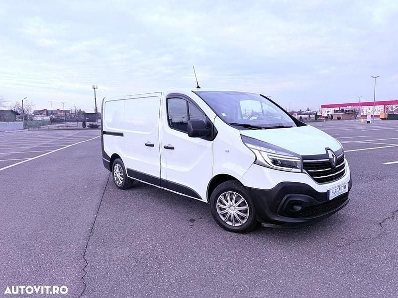 Second-hand Renault Trafic Komfort 120 CP (88 kW) 2021 Culoarealb Monovolum