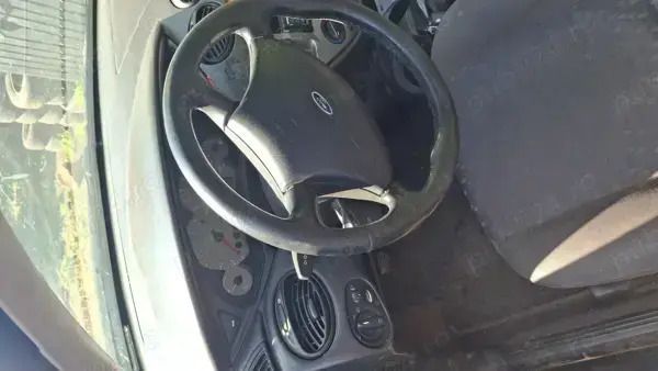 Utilizat 2001 Ford Focus Coupe | 250 EUR (Super Preț) - Imagine 1/4