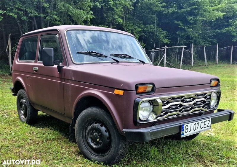 Rosu Utilizat 2007 Lada niva SUV | 3.600 EUR - Imagine 1/4