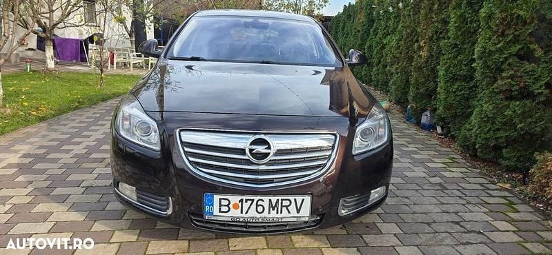 Culoaremaro Utilizat 2012 Opel Insignia Selection Berlinǎ | 5.000 EUR (Preț OK) - Imagine 1/4