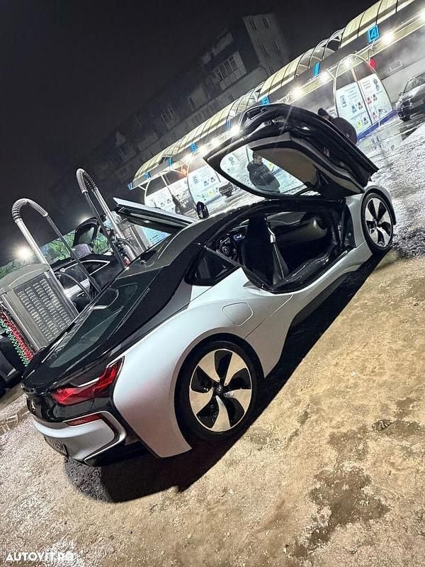 Second-hand BMW i8 Comfort Edition 362 CP (266 kW) 2017 Culoaregri Coupe