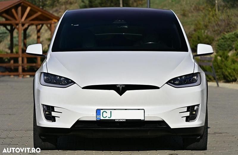 Culoarealb Utilizat 2018 Tesla Model X SUV | 35.000 EUR (Preț OK) - Imagine 1/4