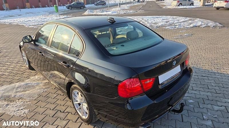 Second-hand BMW 320 Comfort Edition 177 CP (130 kW) 2009 Culoarenegru Berlinǎ