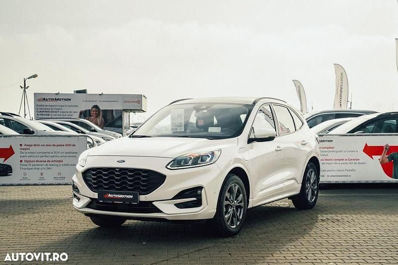 Second-hand Ford Kuga Titanium 225 CP (165 kW) 2023 Culoarealb SUV