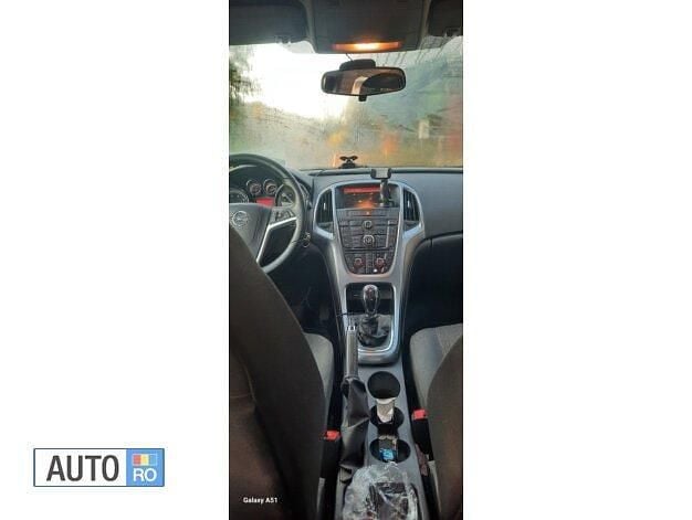 Second-hand Opel Astra 110 CP (80 kW) 2015 Alb Berlinǎ