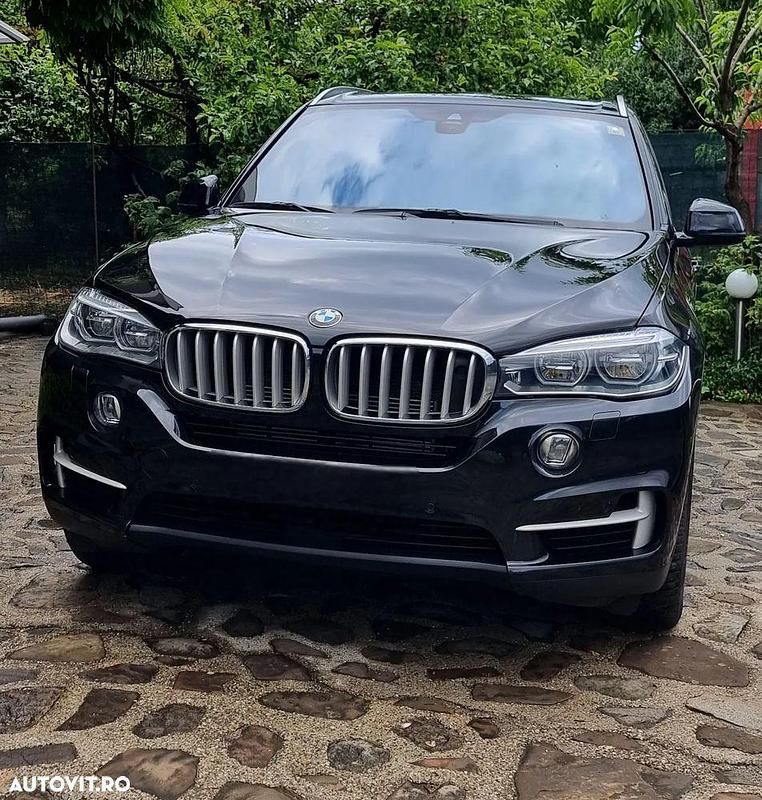 Culoarenegru Utilizat 2016 BMW X5 iPerformance SUV | 23.400 EUR (Puțin scump) - Imagine 1/4