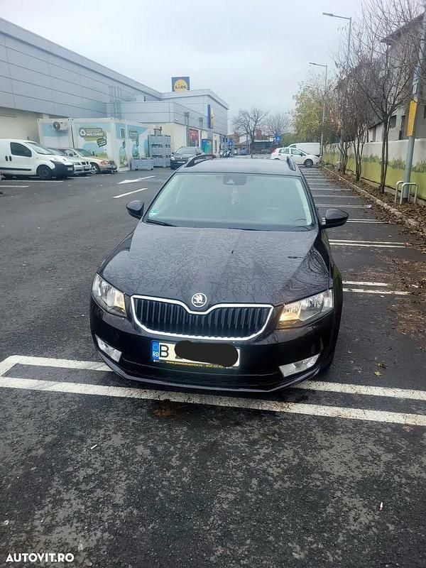 Culoarenegru Utilizat 2015 Skoda Octavia Ambition Break | 6.650 EUR (Super Preț) - Imagine 1/4