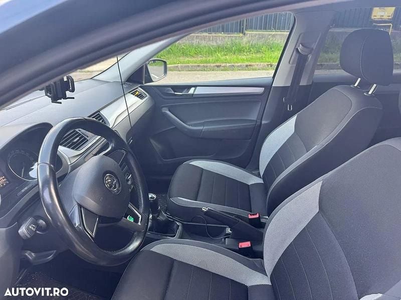 Second-hand Skoda Rapid Ambition 110 CP (80 kW) 2018 Culoaregri Hatchback