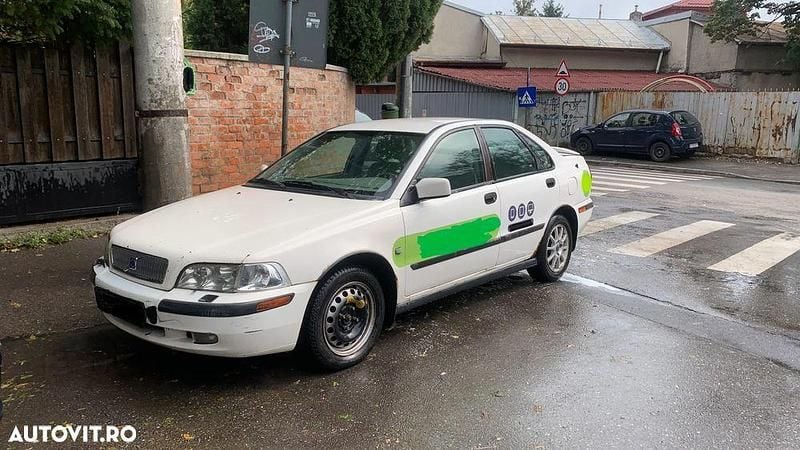 Culoarealb Utilizat 2001 Volvo S40 Berlinǎ | 3.950 EUR - Imagine 1/4